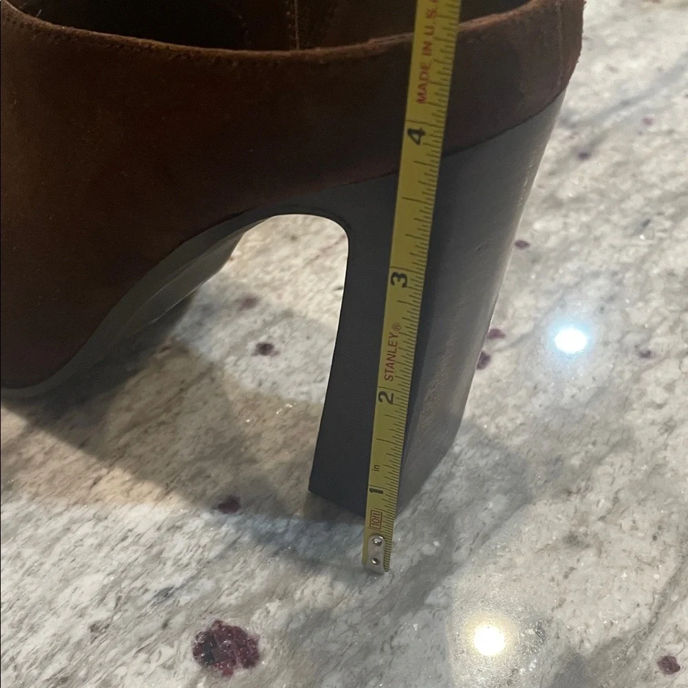 Steve Madden Brown and White cowhide Heeled Mules - Picture 8 of 9